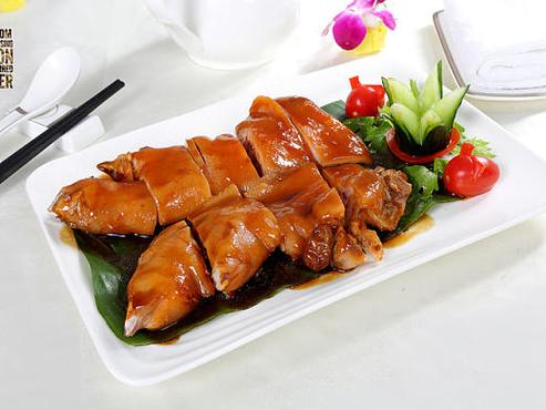 山野與美饌的交響 白云山下的中西餐飲風(fēng)情錄